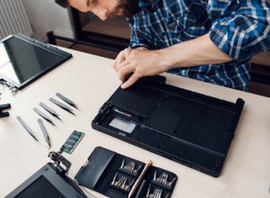 Laptop nie wykrywa baterii? Sprawdź dlaczego